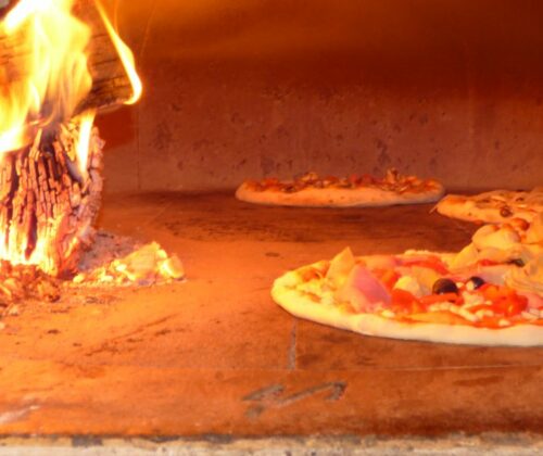 Pizzeria DA FUSCO beheizt seine Pizzaöfen mit Willisauer-Holz!